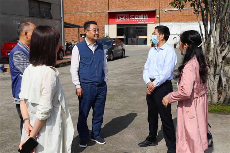 四川省供銷社黨組成員、機(jī)關(guān)黨委書記李先明帶隊(duì)開展節(jié)前安全生產(chǎn)督查工作